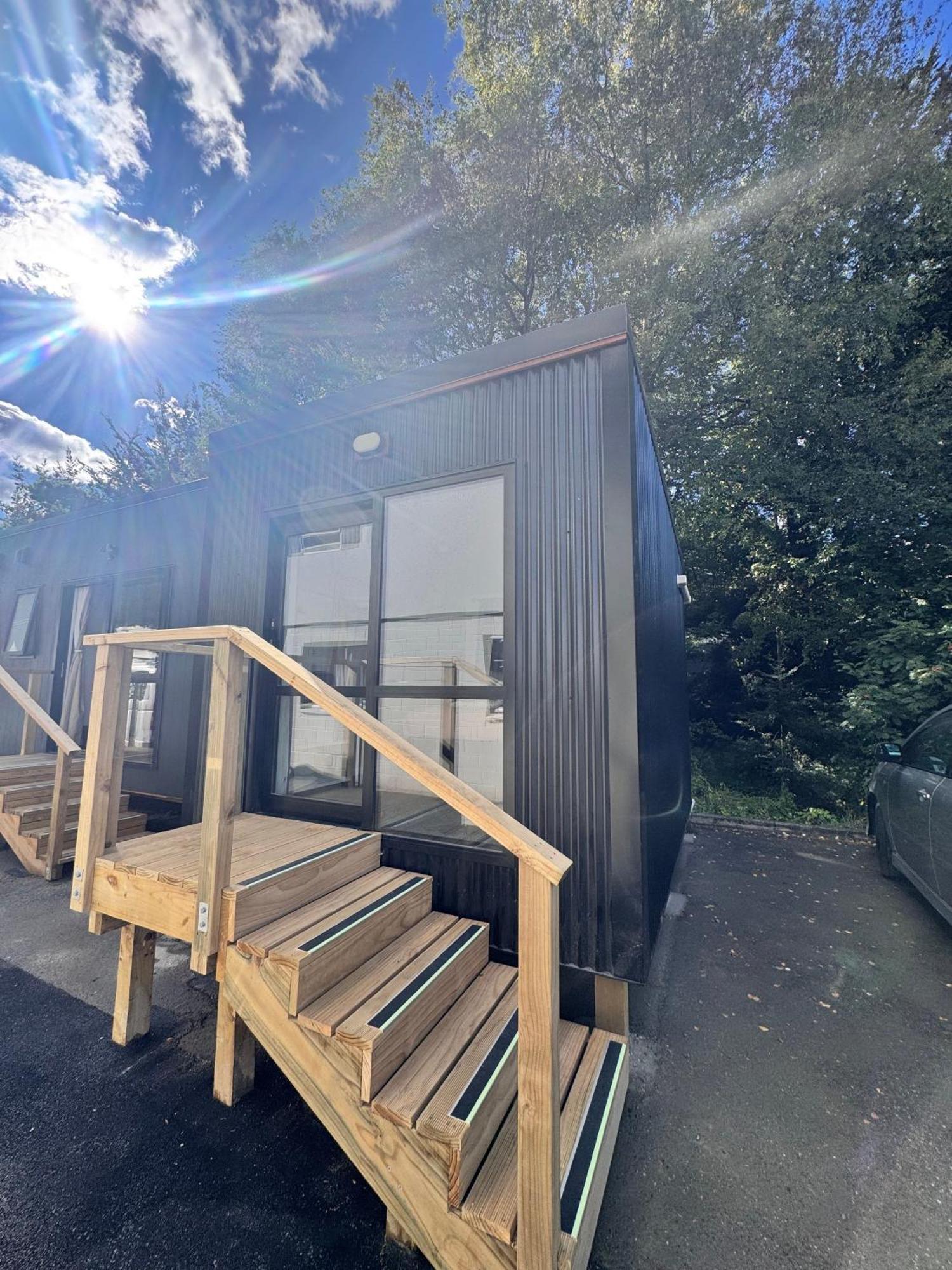 Albergue The Flaming Kiwi Backpackers Queenstown Exterior foto